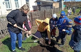 В Омском районе завершилась международная акция «Сад Памяти»