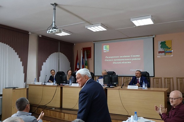 Геннадий Долматов раскрыл секрет инвестиционной привлекательности Омского района_5