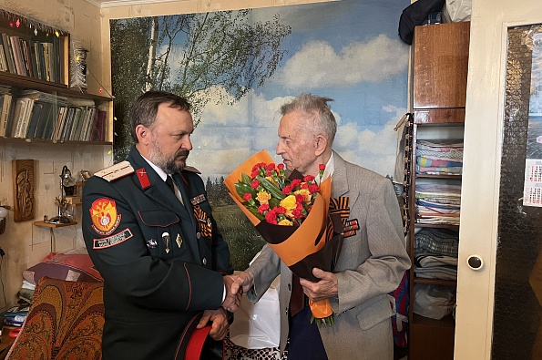 Глава Омского района поздравил ветеранов в преддверии Дня Победы_3
