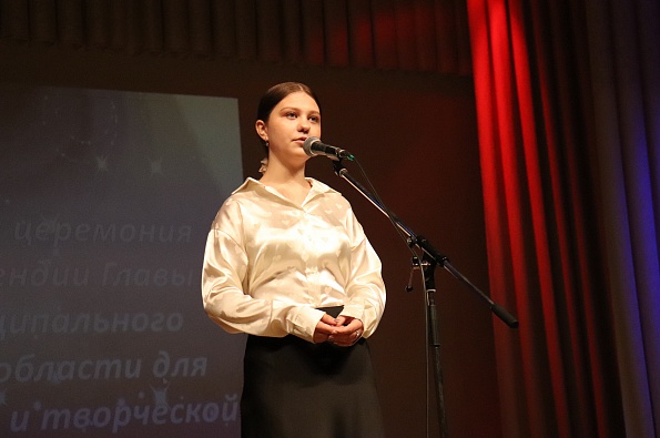 Одарённых детей Омского района отметили именными стипендиями Главы_14