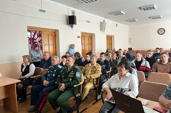 В Омском районе прошли торжественные проводы призывников на военную службу_2